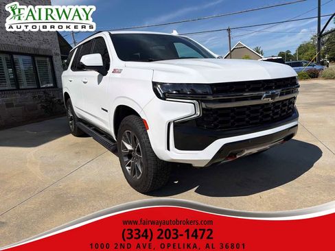 Used 2022 Chevrolet Tahoe Z71 w/ Luxury Package AWD/4WD image 3