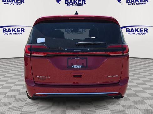 New 2027 Chrysler Pacifica Limited FWD image 4
