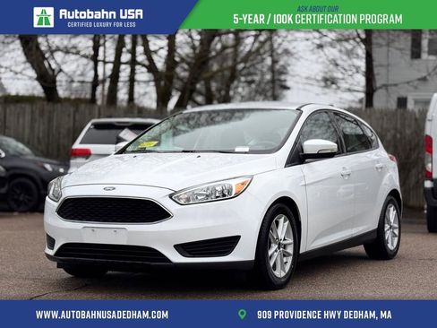 Used 2015 Ford Focus SE FWD image 1