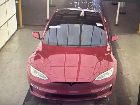 Used 2022 Tesla Model S Plaid image 2