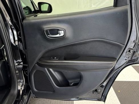 Used 2020 Jeep Compass Latitude FWD image 24