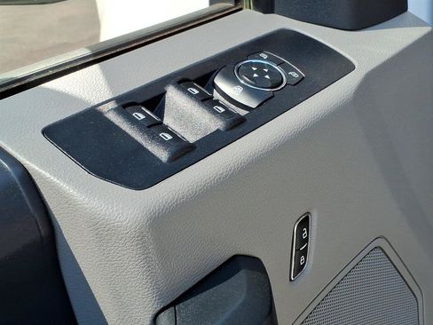 Used 2022 Ford F250 XL w/ Power Equipment Group AWD/4WD image 16