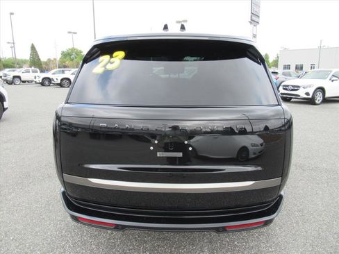 Used 2023 Land Rover Range Rover SE image 6