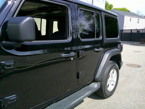 Used 2020 Jeep Wrangler Unlimited Sport S AWD/4WD image 35