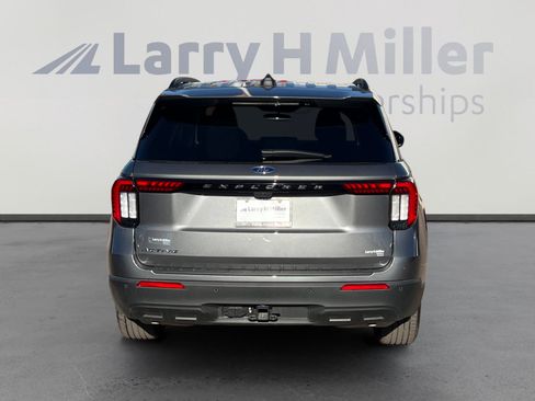 Certified 2025 Ford Explorer Active image 4