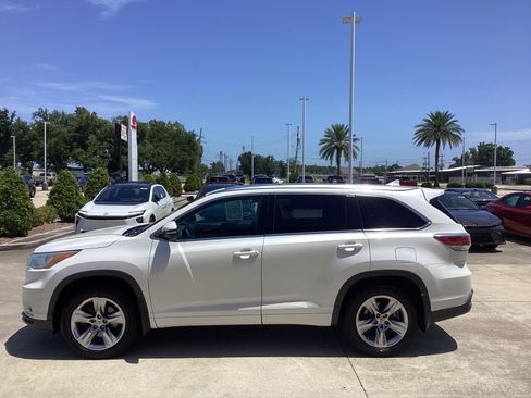 Used 2014 Toyota Highlander Limited Platinum AWD/4WD image 4