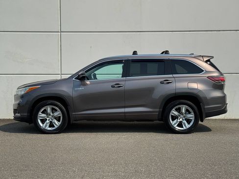 Used 2015 Toyota Highlander Limited Platinum AWD/4WD image 4