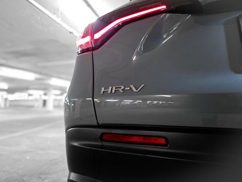 Used 2025 Honda HR-V Sport image 8