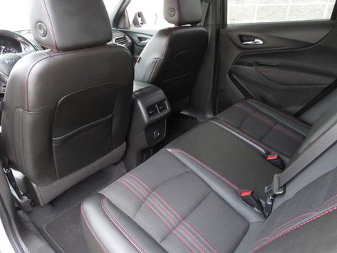 Used 2022 Chevrolet Equinox RS w/ Infotainment Package image 19