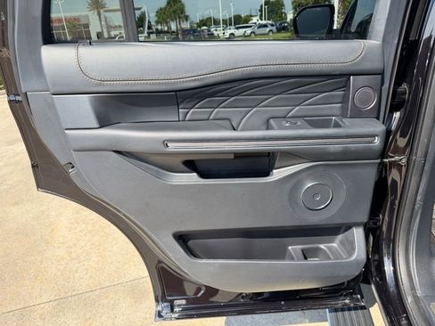 Used 2023 Ford Expedition Platinum RWD image 12