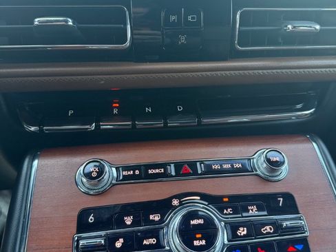 Used 2020 Lincoln Aviator Reserve w/ Equipment Group 201A RWD image 14