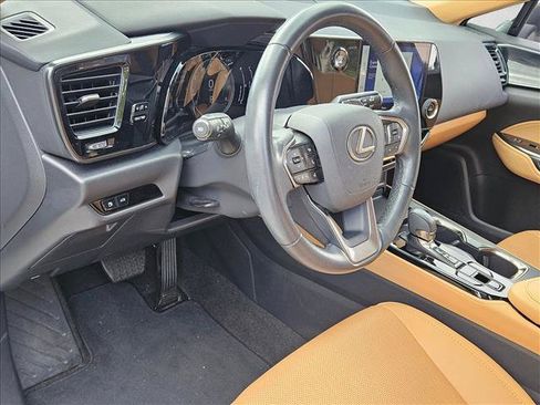 Used 2024 Lexus NX 250 FWD w/ Towing Package (2000 Lbs) image 9