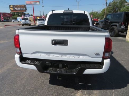 Used 2019 Toyota Tacoma 2WD Double Cab image 6