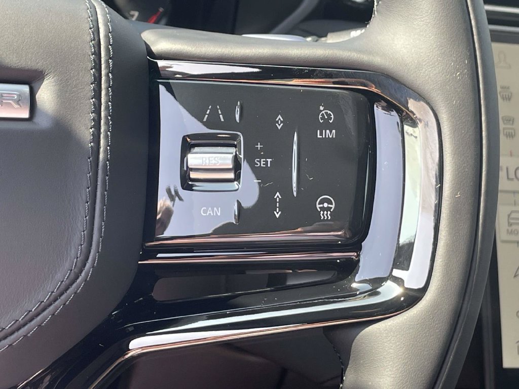 New 2026 Land Rover Range Rover Velar Dynamic SE AWD/4WD image 28