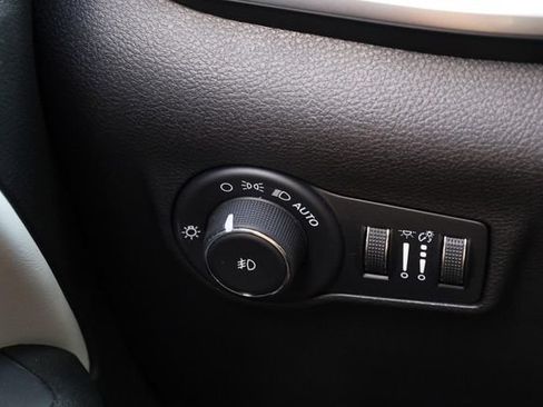 Used 2025 Jeep Compass Limited AWD/4WD image 19