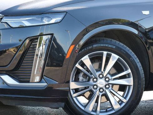 Used 2021 Cadillac XT6 Premium Luxury AWD/4WD image 6