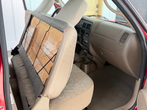 Used 2002 Toyota Tacoma 2WD Regular Cab image 77