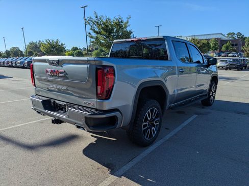 Used 2025 GMC Sierra 1500 AT4 w/ AT4 Premium Package AWD/4WD image 4