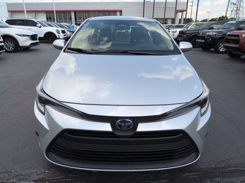 Used 2024 Toyota Corolla LE FWD image 8