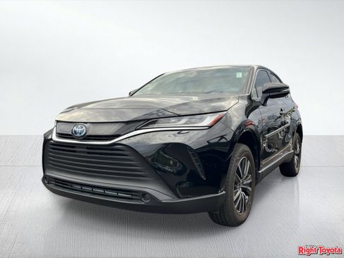 Used 2024 Toyota Venza LE AWD/4WD image 2