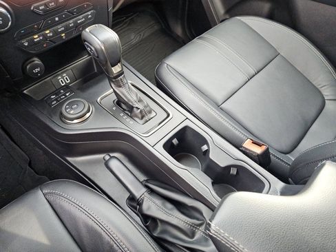 Used 2022 Ford Ranger Lariat w/ Equipment Group 501A High image 34