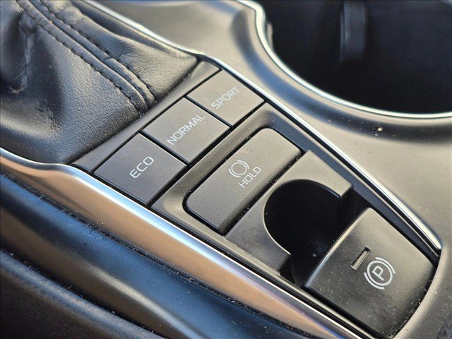 Used 2010 Toyota Camry XLE FWD image 29