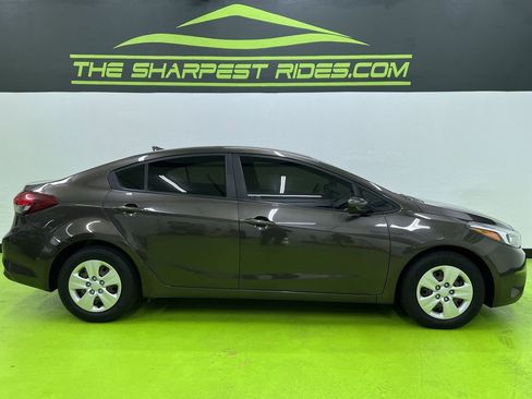 Used 2018 Kia Forte LX FWD image 11