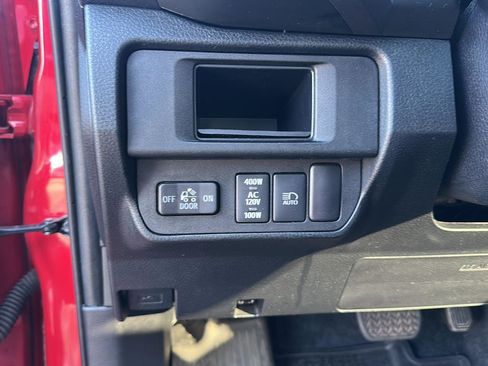 Certified 2018 Toyota Tacoma TRD Off-Road image 20