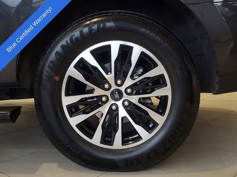 Certified 2025 Ford Expedition Platinum image 41