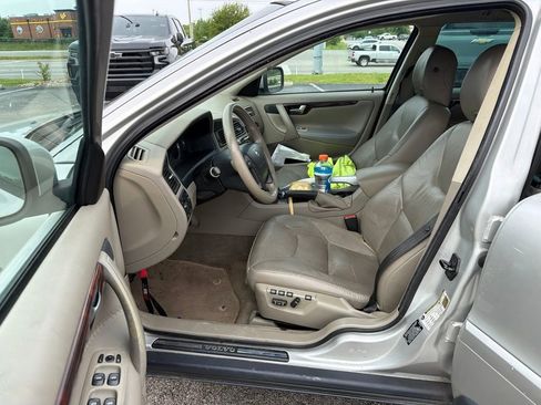 Used 2007 Volvo XC70 AWD/4WD image 6
