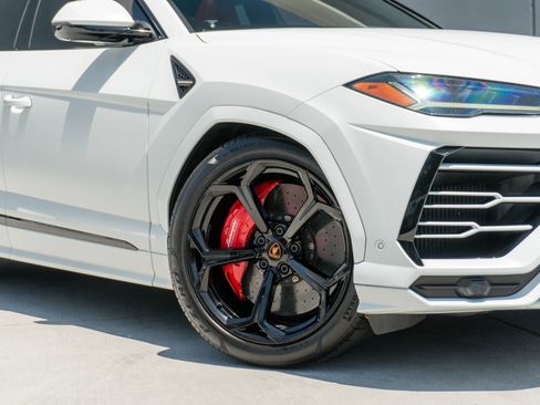 Used 2020 Lamborghini Urus AWD/4WD image 29