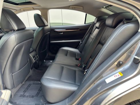 Used 2013 Lexus ES 350 w/ Luxury Pkg FWD image 41