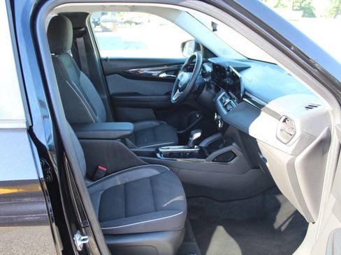 Used 2024 Chevrolet TrailBlazer LT w/ Convenience Package image 17