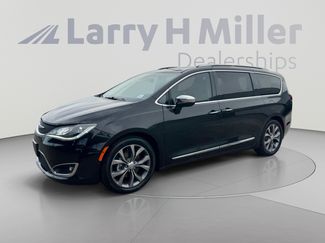 Used 2020 Chrysler Pacifica Limited w/ Tire & Wheel Group FWD video 1