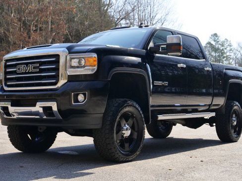 Used 2017 GMC Sierra 2500 SLT image 6