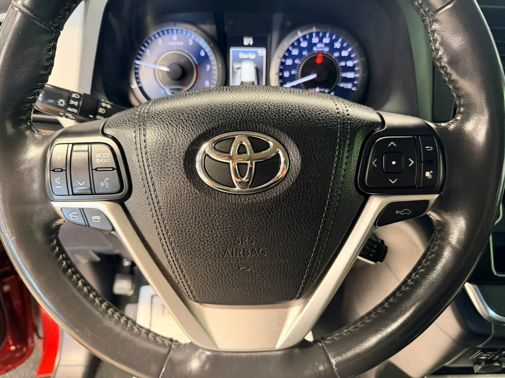 Used 2015 Toyota Sienna Limited Premium w/ Advanced Technology Package FWD image 12