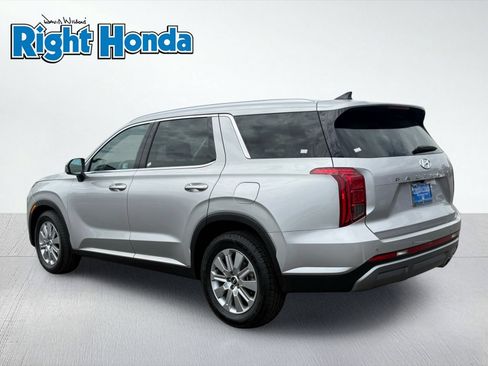 Used 2025 Hyundai Palisade SEL FWD image 4