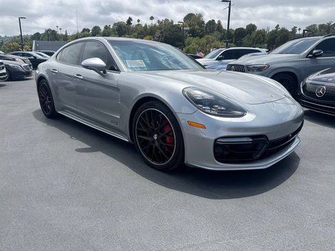 Used 2019 Porsche Panamera GTS AWD/4WD image 3