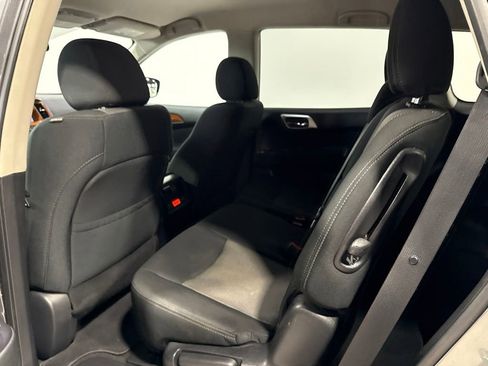 Used 2017 Nissan Pathfinder S AWD/4WD image 28