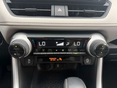 Used 2020 Toyota RAV4 XLE w/ All Weather Liner Package AWD/4WD image 22