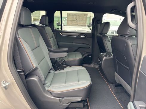 New 2026 GMC Acadia AT4 w/ Luxury Package AWD/4WD image 27