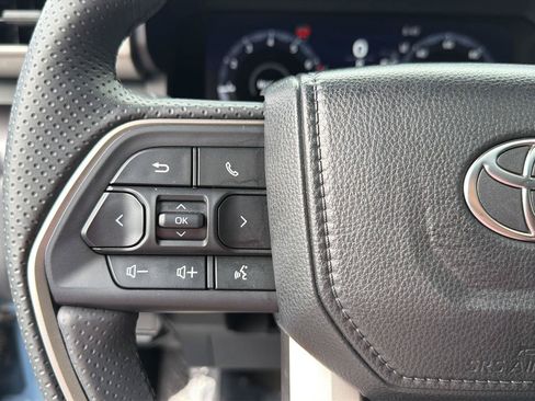 Used 2025 Toyota 4Runner TRD Off-Road Premium AWD/4WD image 22