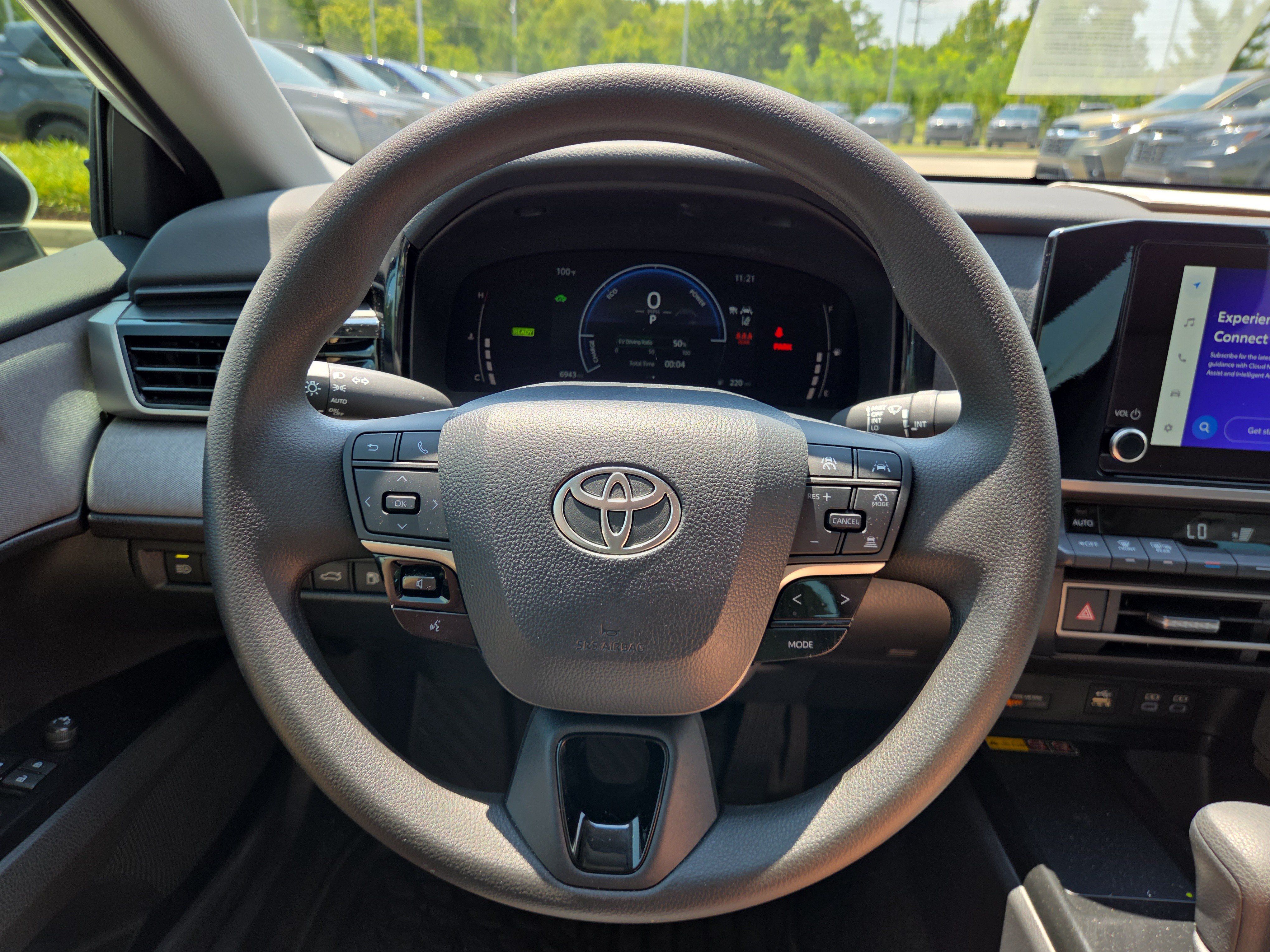 Used 2025 Toyota Camry LE FWD image 18