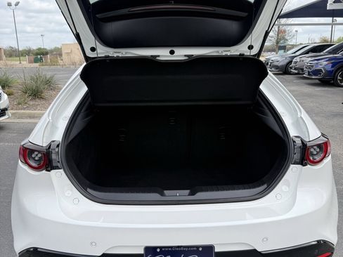 Used 2021 MAZDA MAZDA3 Hatchback w/Premium Plus Pkg image 6