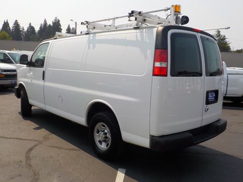 Used 2016 Chevrolet Express 2500 RWD image 7