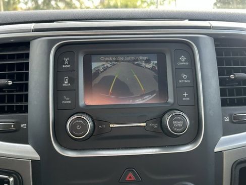 Used 2022 RAM 1500 Classic SLT image 24