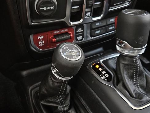 New 2025 Jeep Gladiator Rubicon image 15