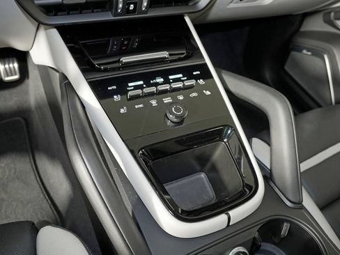 Certified 2025 Porsche Cayenne GTS AWD/4WD image 35