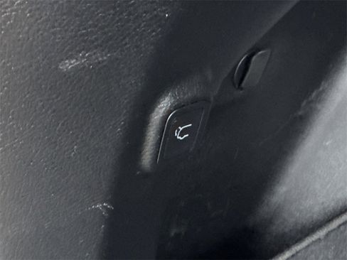 Used 2020 Jeep Cherokee Latitude Plus image 13