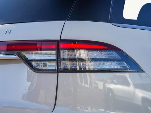 Used 2022 Lincoln Aviator Reserve w/ Equipment Group 201A image 10